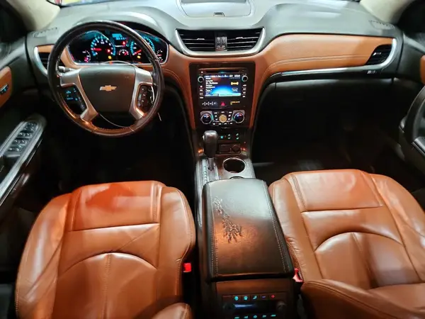 1GNKVHKD9HJ300805 2017 CHEVROLET TRAVERSE - Image 8
