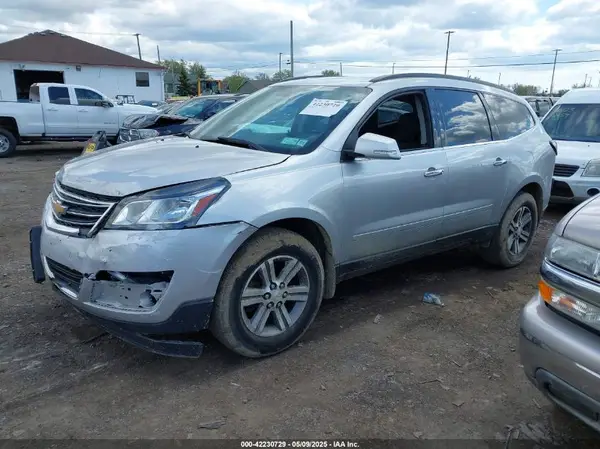 1GNKVHKDXHJ112181 2017 CHEVROLET TRAVERSE - Image 2