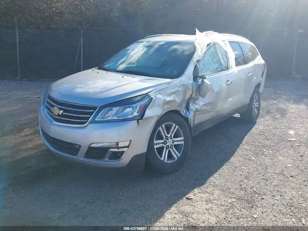 1GNKVHKDXHJ245054 2017 CHEVROLET TRAVERSE - Image 2