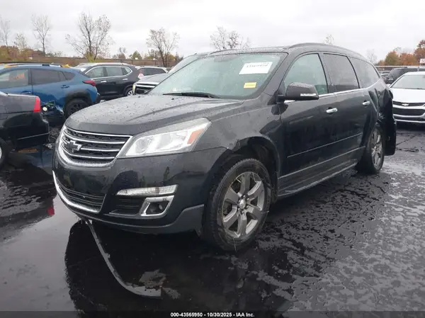 1GNKVHKDXHJ251792 2017 CHEVROLET TRAVERSE - Image 2