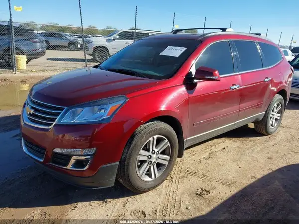 1GNKVHKDXHJ338057 2017 CHEVROLET TRAVERSE - Image 2