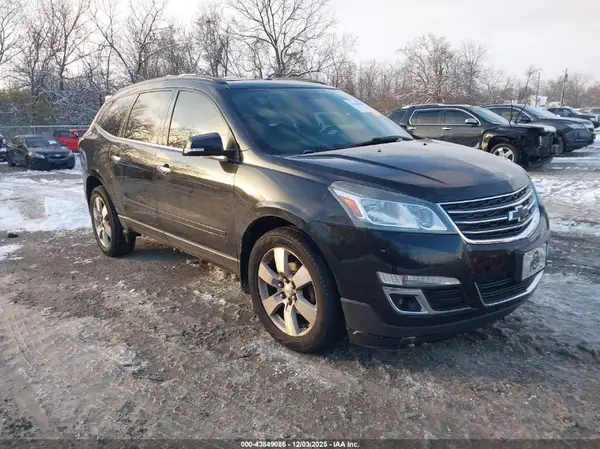 1GNKVHKDXHJ338107 2017 CHEVROLET TRAVERSE - Image 1