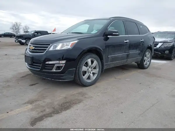 1GNKVJKD0HJ100077 2017 CHEVROLET TRAVERSE - Image 2