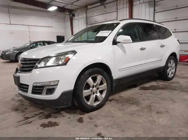 1GNKVJKD0HJ117218 2017 CHEVROLET TRAVERSE - Image 2