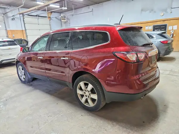 1GNKVJKD0HJ160831 2017 CHEVROLET TRAVERSE - Image 2