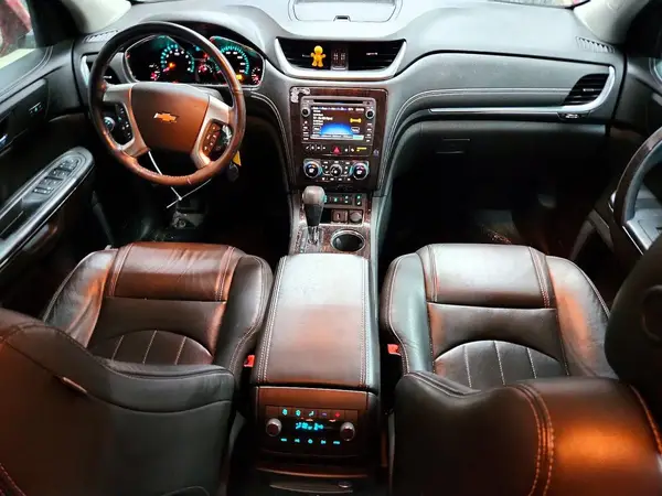 1GNKVJKD0HJ160831 2017 CHEVROLET TRAVERSE - Image 8