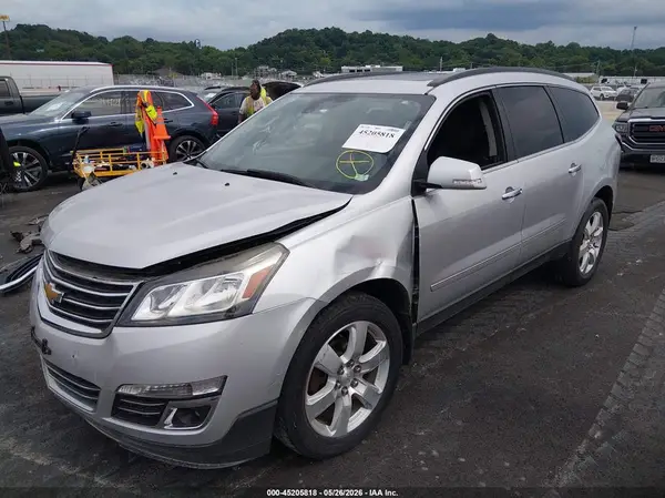 1GNKVJKD0HJ176172 2017 CHEVROLET TRAVERSE - Image 2