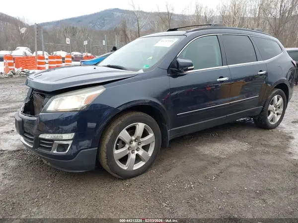 1GNKVJKD1HJ267967 2017 CHEVROLET TRAVERSE - Image 2