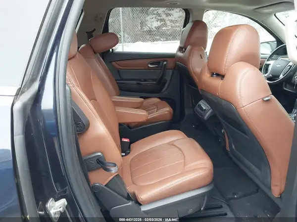 1GNKVJKD1HJ267967 2017 CHEVROLET TRAVERSE - Image 8