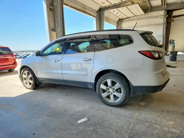 1GNKVJKD2GJ104789 2016 CHEVROLET TRAVERSE - Image 2
