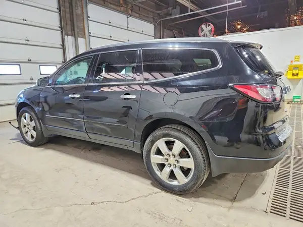 1GNKVJKD3HJ137656 2017 CHEVROLET TRAVERSE - Image 2