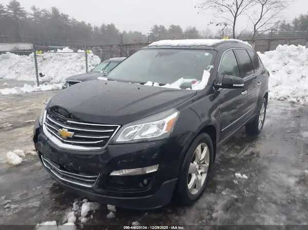 1GNKVJKD3HJ264567 2017 CHEVROLET TRAVERSE - Image 2