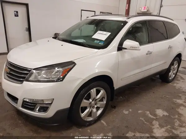 1GNKVJKD6HJ187421 2017 CHEVROLET TRAVERSE - Image 2