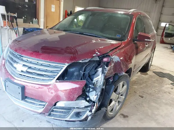 1GNKVJKD7HJ161054 2017 CHEVROLET TRAVERSE - Image 2