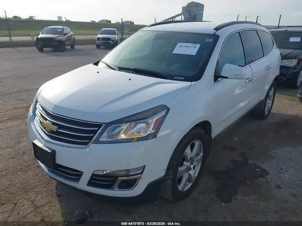 1GNKVJKD7HJ193955 2017 CHEVROLET TRAVERSE - Image 2