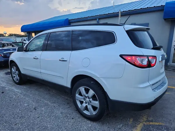 1GNKVJKD7HJ223441 2017 CHEVROLET TRAVERSE - Image 2