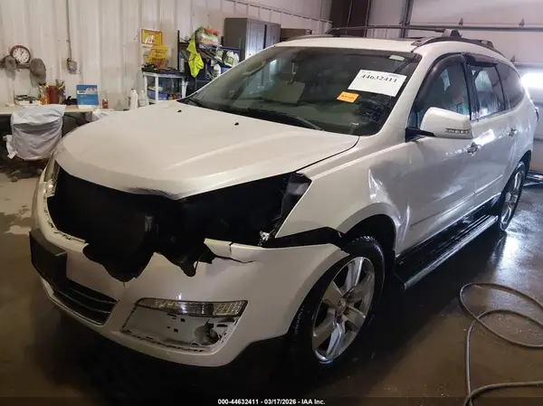 1GNKVJKD7HJ250185 2017 CHEVROLET TRAVERSE - Image 2