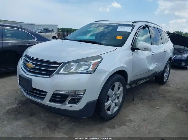 1GNKVJKD8HJ135904 2017 CHEVROLET TRAVERSE - Image 2
