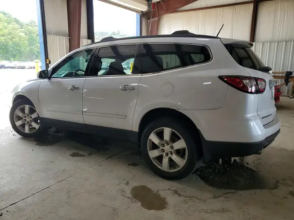 1GNKVJKD8HJ292557 2017 CHEVROLET TRAVERSE - Image 2