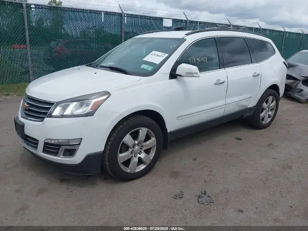 1GNKVJKD9HJ199143 2017 CHEVROLET TRAVERSE - Image 2