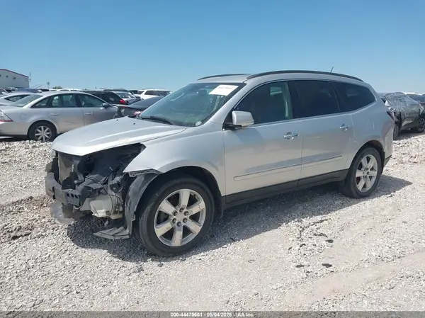 1GNKVJKD9HJ224252 2017 CHEVROLET TRAVERSE - Image 2