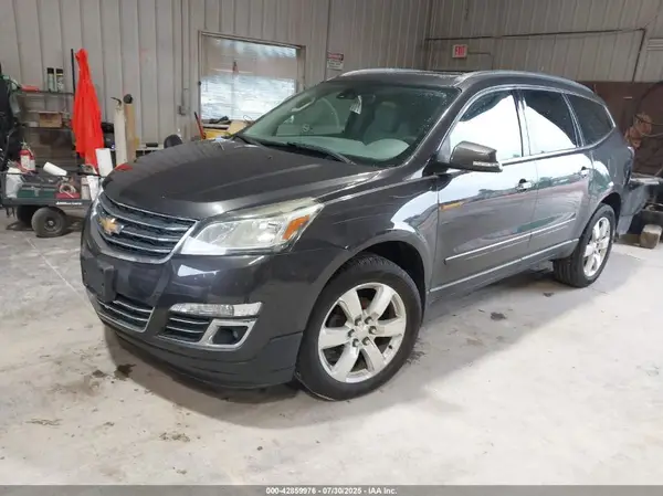 1GNKVJKDXHJ138870 2017 CHEVROLET TRAVERSE - Image 2