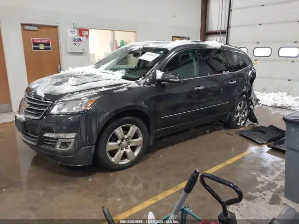 1GNKVJKDXHJ288297 2017 CHEVROLET TRAVERSE - Image 2