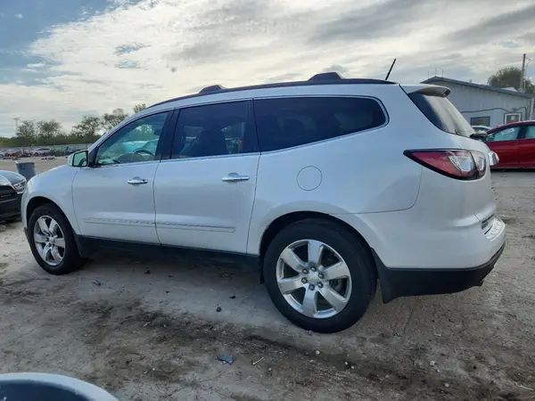 1GNKVJKDXHJ318883 2017 CHEVROLET TRAVERSE - Image 2