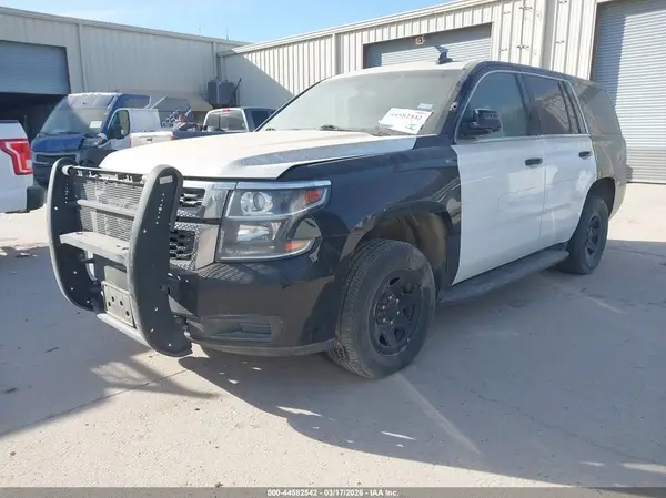 1GNLCDEC0KR230352 2019 CHEVROLET TAHOE - Image 2