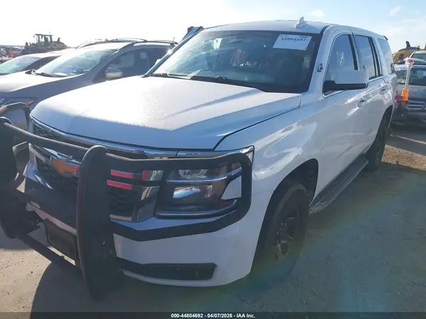 1GNLCDEC1HR272814 2017 CHEVROLET TAHOE - Image 2