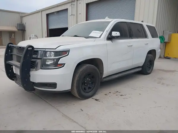1GNLCDEC1KR244597 2019 CHEVROLET TAHOE - Image 2
