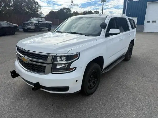 1GNLCDEC2HR190882 2017 CHEVROLET TAHOE - Image 2