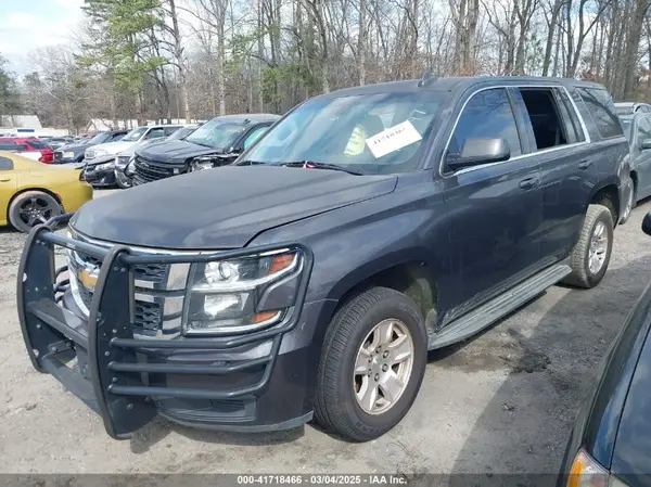 1GNLCDEC2HR256539 2017 CHEVROLET TAHOE - Image 2