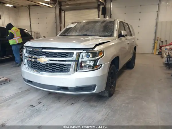 1GNLCDEC2KR356485 2019 CHEVROLET TAHOE - Image 2