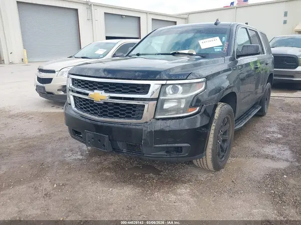1GNLCDEC3HR375961 2017 CHEVROLET TAHOE - Image 2