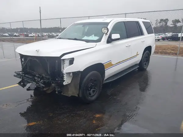 1GNLCDEC4KR198330 2019 CHEVROLET TAHOE - Image 2