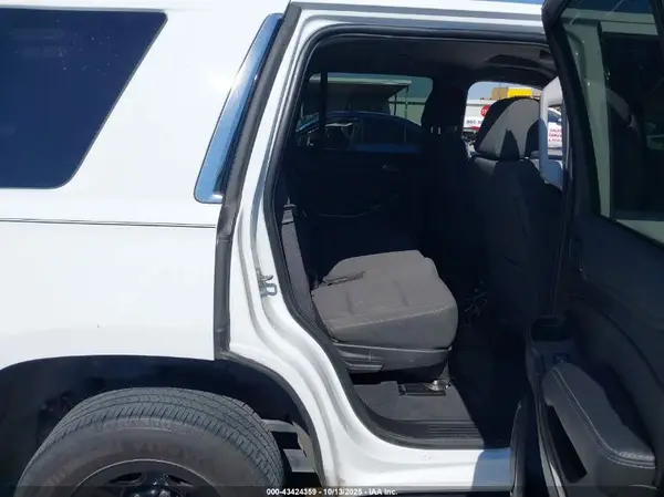 1GNLCDEC4KR295785 2019 CHEVROLET TAHOE - Image 8