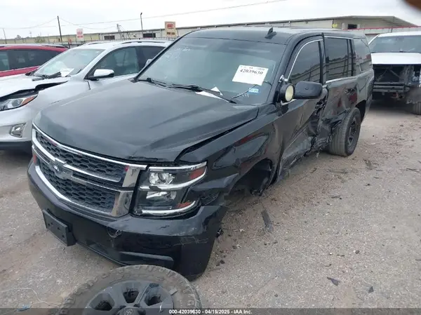 1GNLCDEC6JR204921 2018 CHEVROLET TAHOE - Image 2