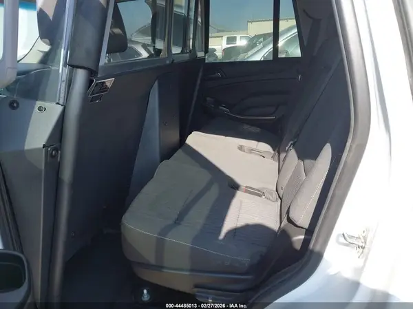 1GNLCDEC6KR239704 2019 CHEVROLET TAHOE - Image 3
