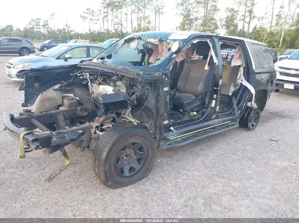 1GNLCDEC7KR348723 2019 CHEVROLET TAHOE - Image 2