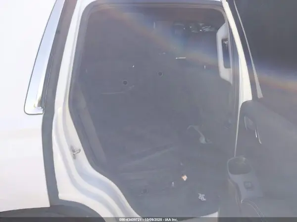 1GNLCDEC9KR242788 2019 CHEVROLET TAHOE - Image 8