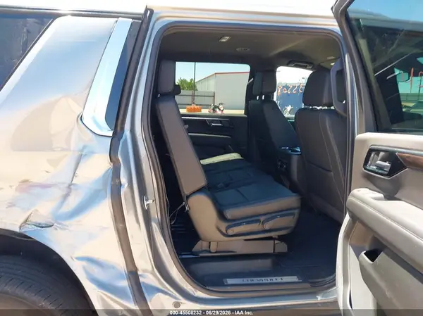1GNS5CKD6TR136829 2026 CHEVROLET SUBURBAN - Image 8