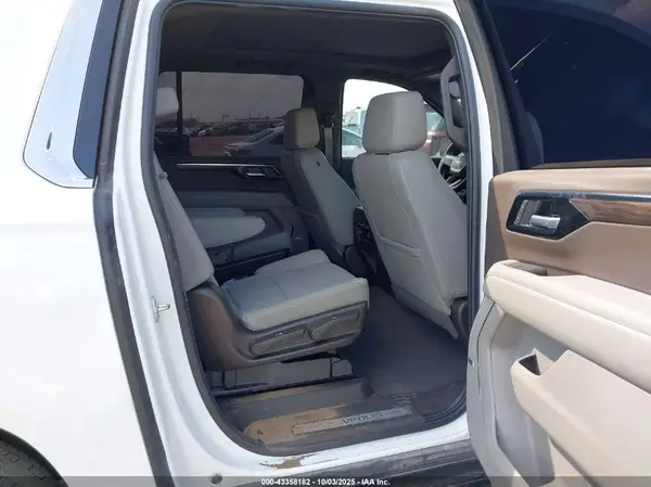 1GNS5CRD1SR270152 2025 CHEVROLET SUBURBAN - Image 8