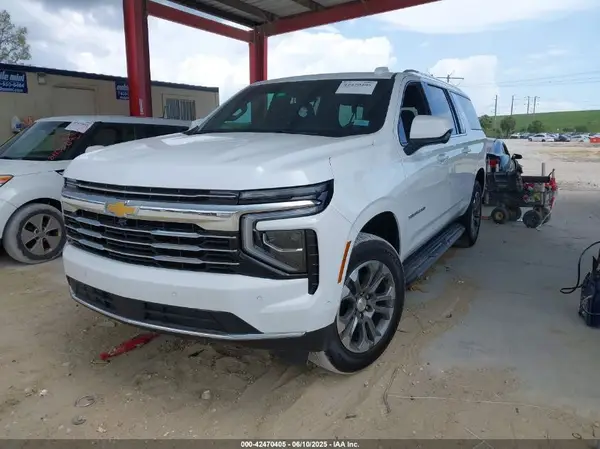 1GNS5CRD2SR153521 2025 CHEVROLET SUBURBAN - Image 2