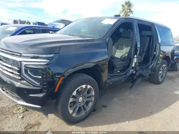 1GNS5CRD6SR303341 2025 CHEVROLET SUBURBAN - Image 2