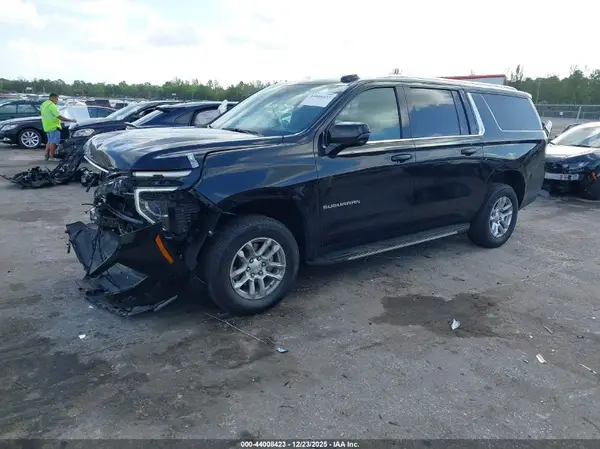 1GNS5CRD9SR380057 2025 CHEVROLET SUBURBAN - Image 2