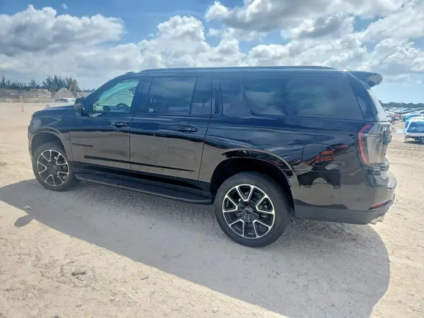 1GNS5EKD4TR137585 2026 CHEVROLET SUBURBAN - Image 2