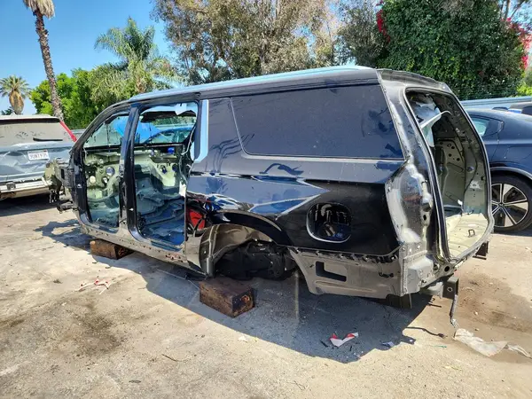 1GNS5FRD4SR381666 2025 CHEVROLET SUBURBAN - Image 2
