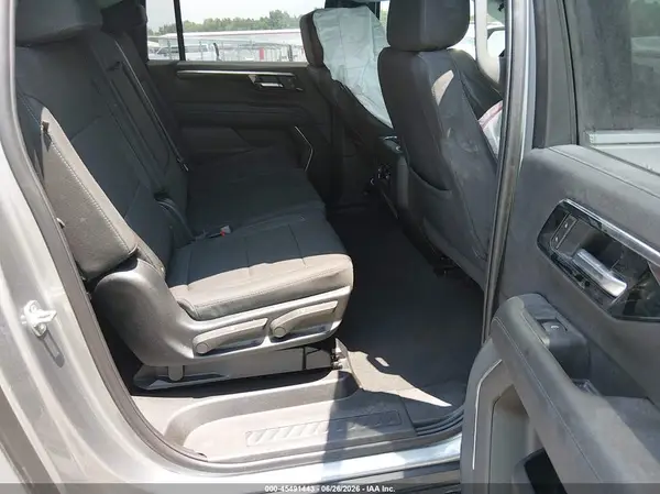 1GNS6BRD0SR270084 2025 CHEVROLET SUBURBAN - Image 8