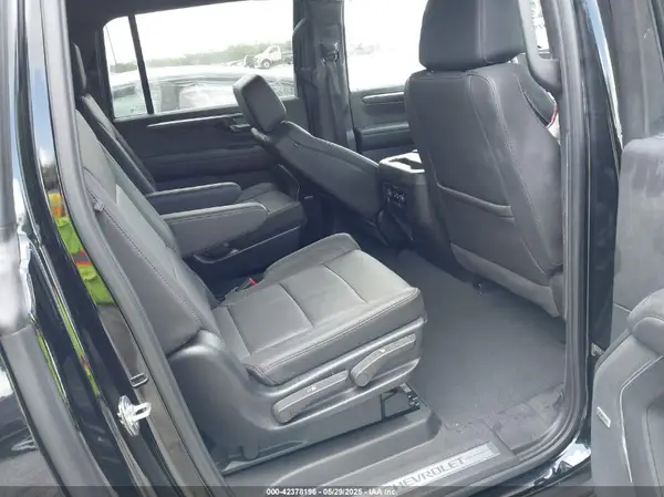 1GNS6CRD1SR248262 2025 CHEVROLET SUBURBAN - Image 8